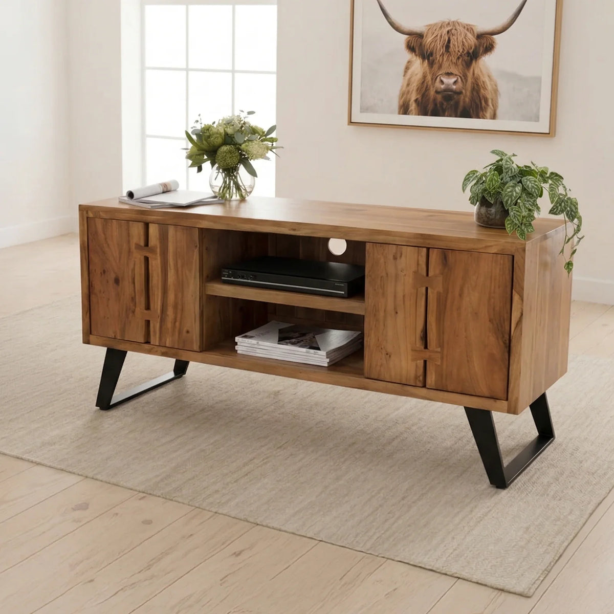 Delamere Entertainment Unit 1350