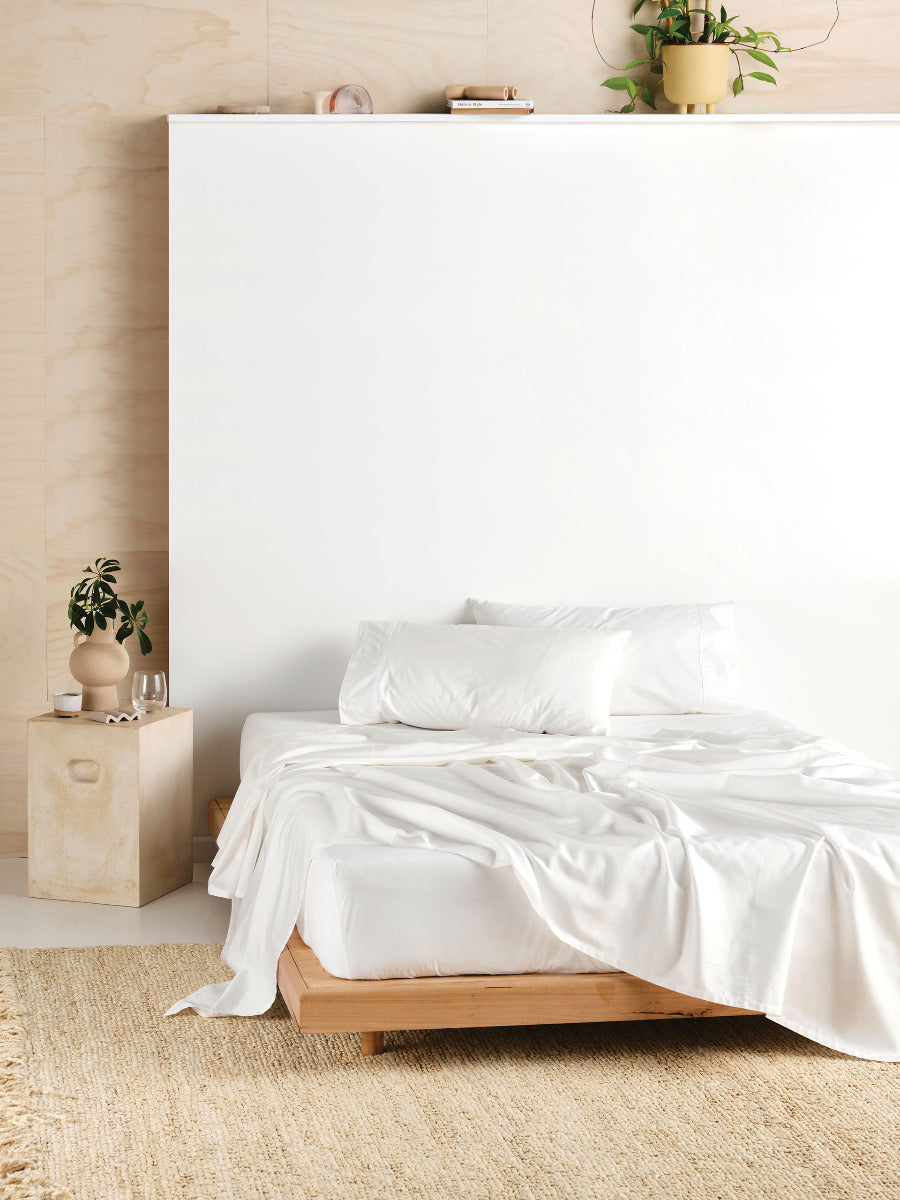 Vienna White Fitted Sheet 50cm