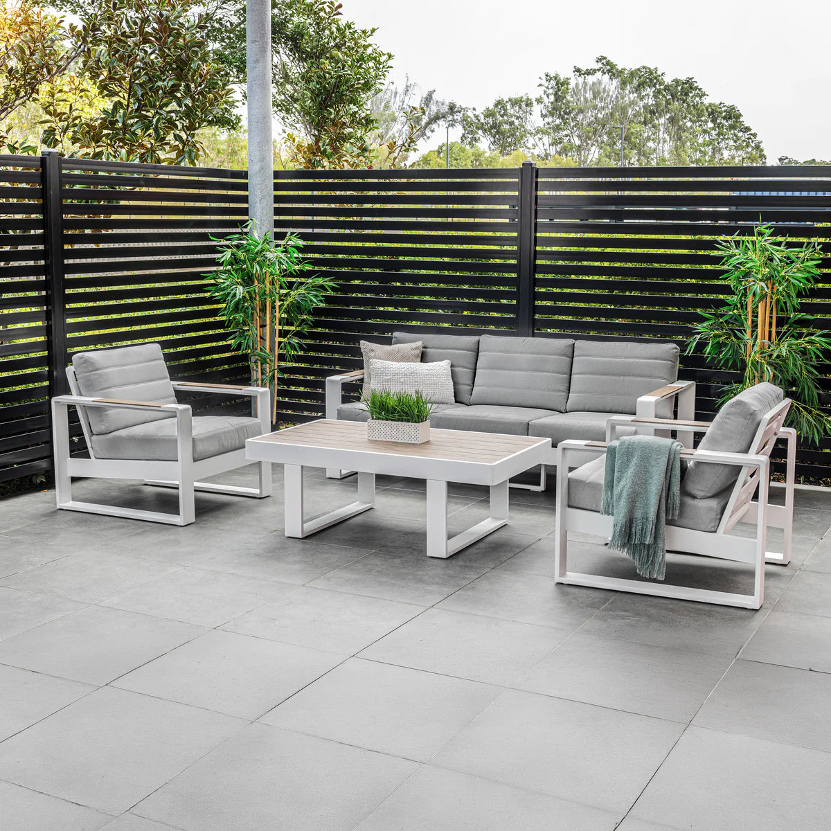 Maderia 4 Piece Outdoor Lounge Setting
