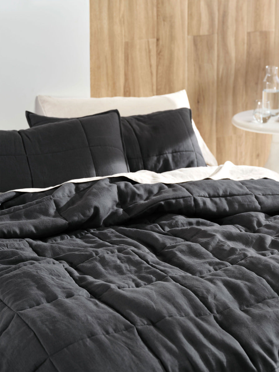 Pure Linen Nimes Magnet Coverlet
